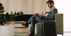 How to Choose the Best Credit Card with Airport Lounge Access
